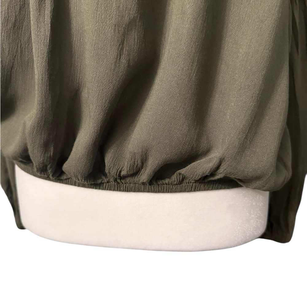 Charlotte Russe army green Boho top elastic at neck cuffs & waist Womens size SM - Picture 3 of 9